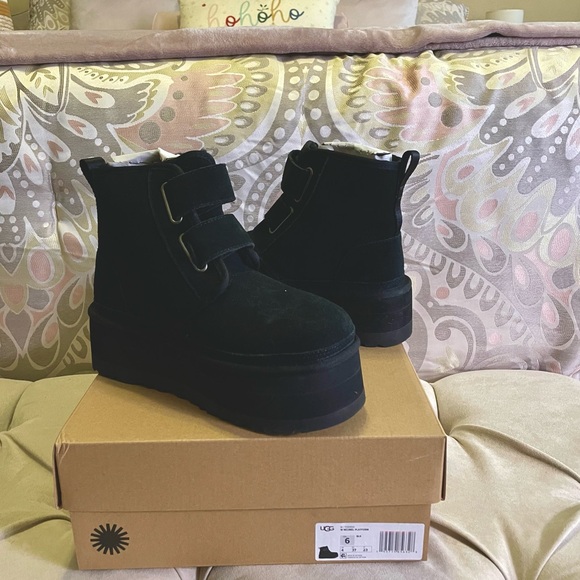 UGG Black Boots - Picture 2 of 7